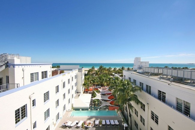 Building Photo - 935 Collins Ave