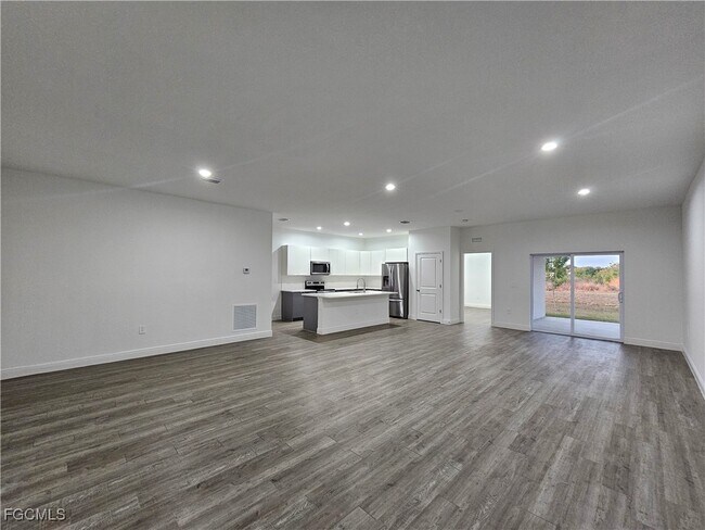 Foto del edificio - 9011 Penny Cir