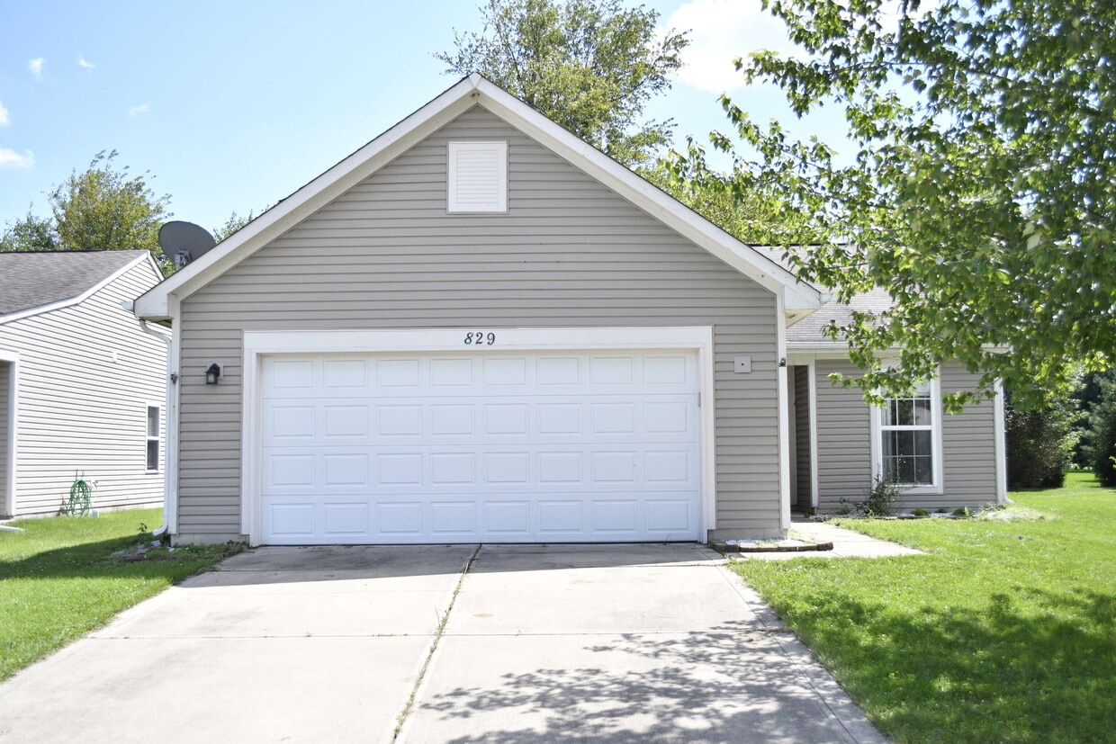 829 Jack Pine Dr, Whiteland, IN 46184 House Rental in Whiteland, IN