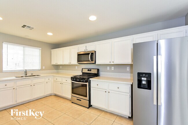 Foto del edificio - 9504 Kelly Creek Ave