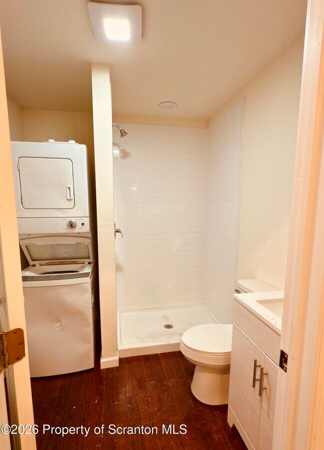 Foto del edificio - 3709 Laurel Ave