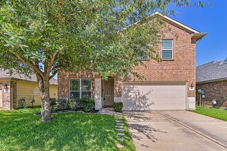 Building Photo - 2411 Lakecrest Town Dr