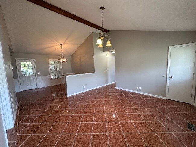 Foto del edificio - Charming 3 Bed 2 Bath Home in Antioch
