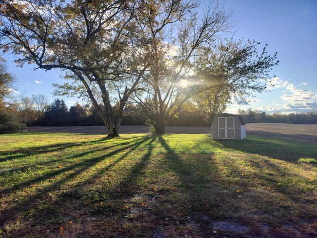 Foto del edificio - 7720 N Hen Peck Rd