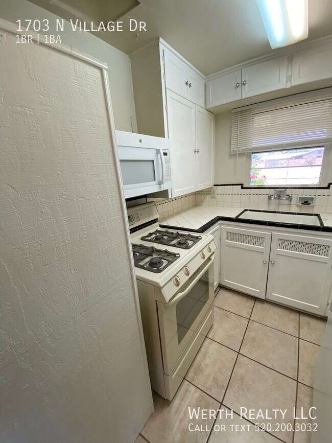 Foto del edificio - Quaint One Bedroom Desirable Location. Qua...