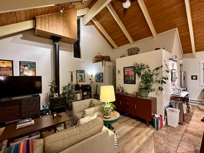 Building Photo - 2575 Curley Bear Rd
