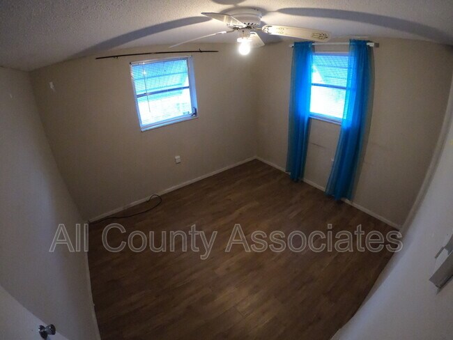 Building Photo - 9100 Lunar Ln