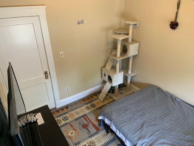 Bedroom - 175 Warren St