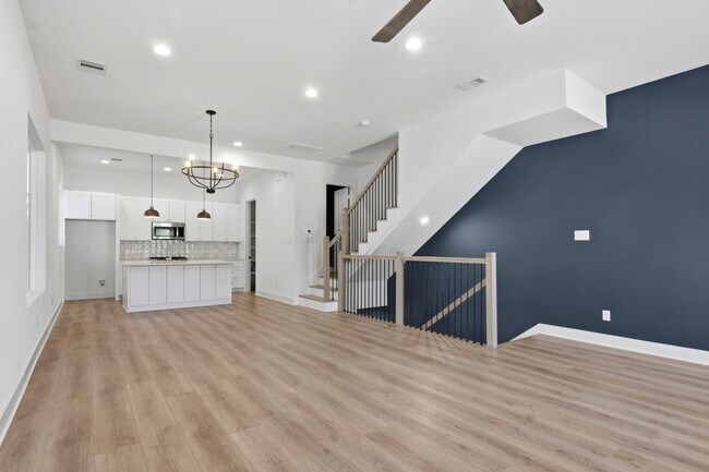 Building Photo - 2806 Versailles Oak Ln