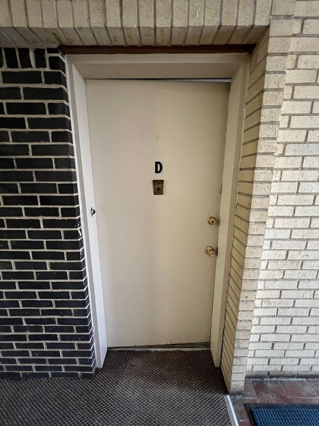 Foto del edificio - Creve Couer CONDO!