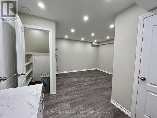 Building Photo - 53 Matthewson Ave