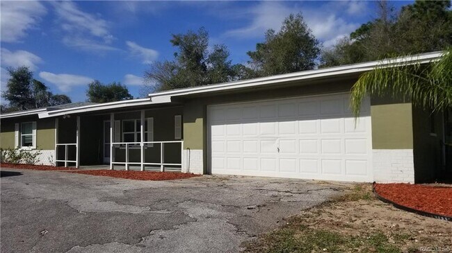 Building Photo - 1404 Claymore St