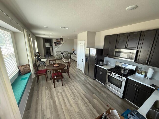 Building Photo - 2202 Rocoso Trl