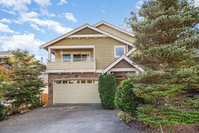 Photo - Stylishly updated 4 BedroHome in Park at C...