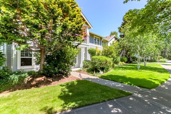 Foto del edificio - Low maintenance condo living in DuPont