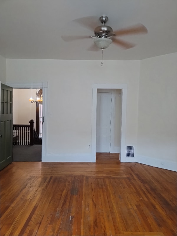 Building Photo - 536 Howell Ave