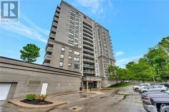 Building Photo - 170 Water St N