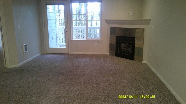 Building Photo - West Oaks Condo
