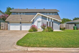 Building Photo - 1300 Winnipeg Dr