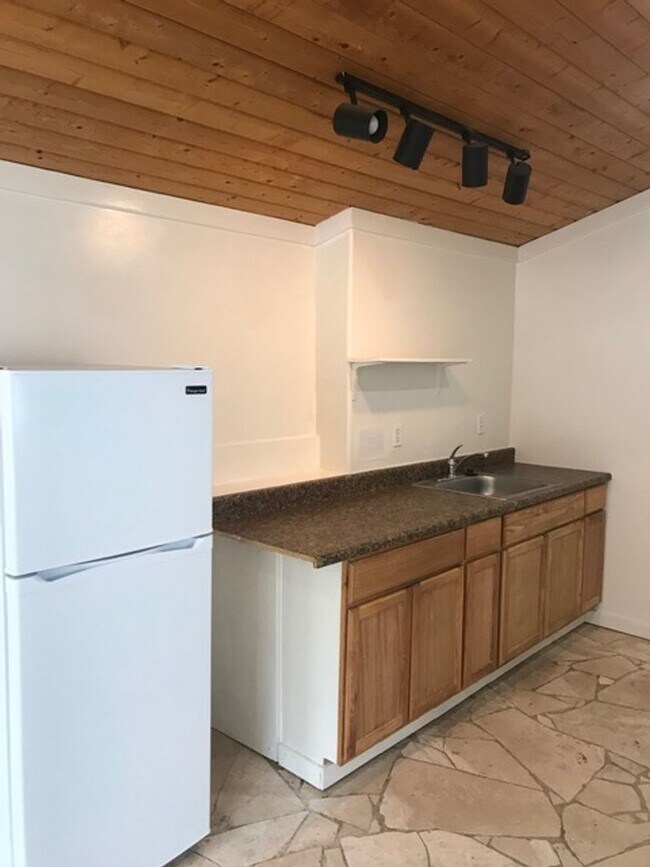 Foto del edificio - 21080 Laguna Canyon Rd