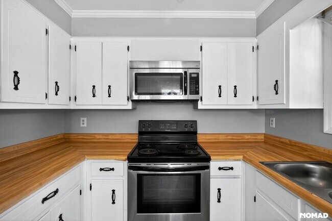 Foto del edificio - 2932 Tower Pines Dr