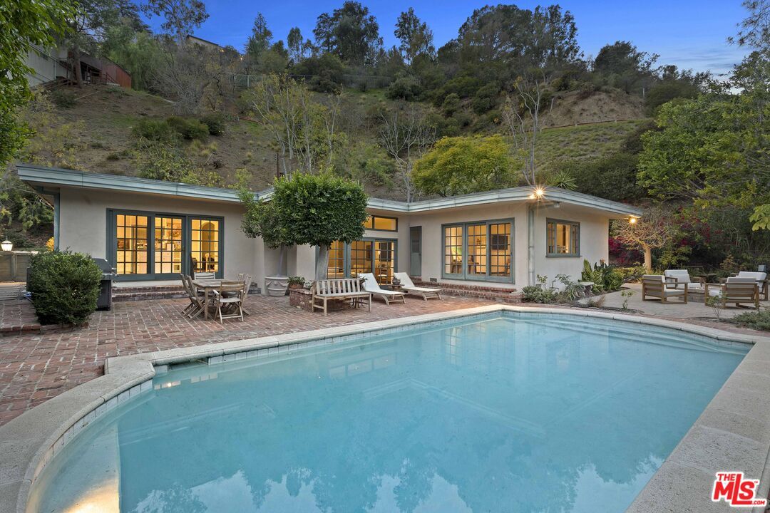 Primary Photo - 10216 Cielo Dr