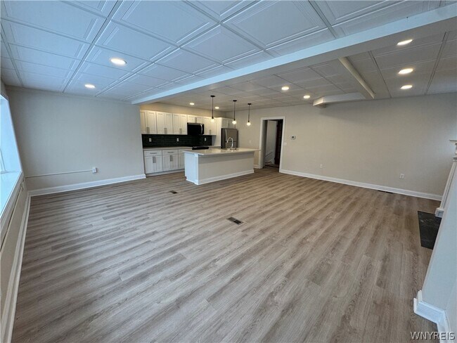 Building Photo - 107 Humboldt Pkwy