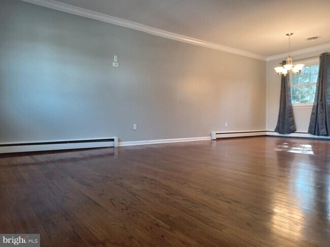 Building Photo - 36 Windflower Dr
