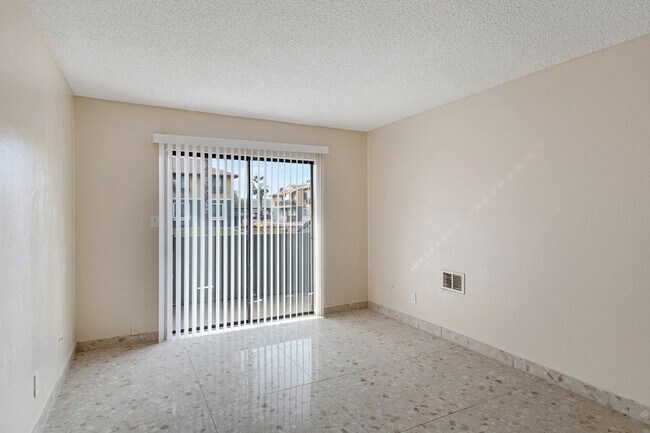 Interior Photo - Country Creek Apartments