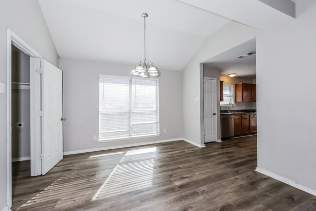 Building Photo - 1401 Misty Dr