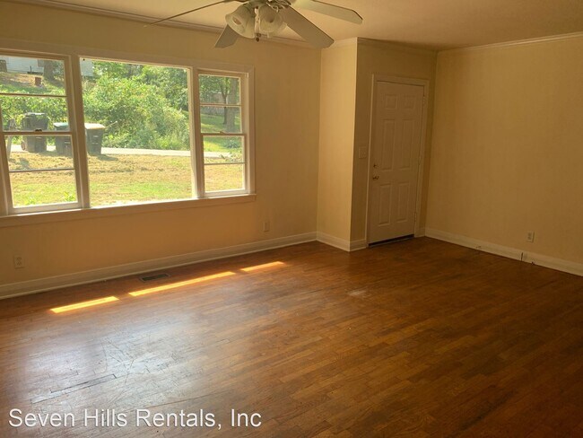 Building Photo - 3 br, 1.5 bath House - 102 King Bee Circle