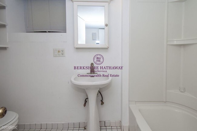 Building Photo - 2 br, 1 bath Apartment - 142 Brattle Street
