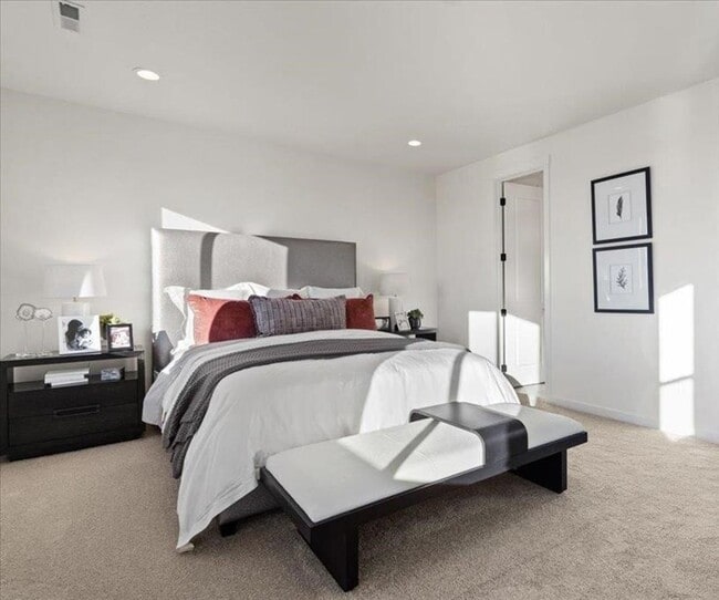 Building Photo - Brand New Town Home - Star Idaho