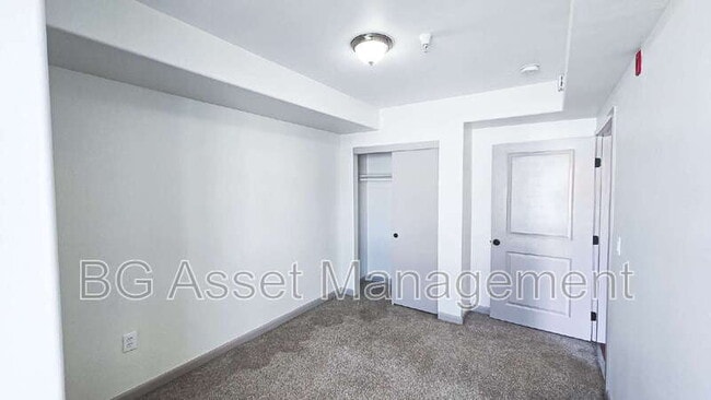 Building Photo - 1459 MacArthur Blvd