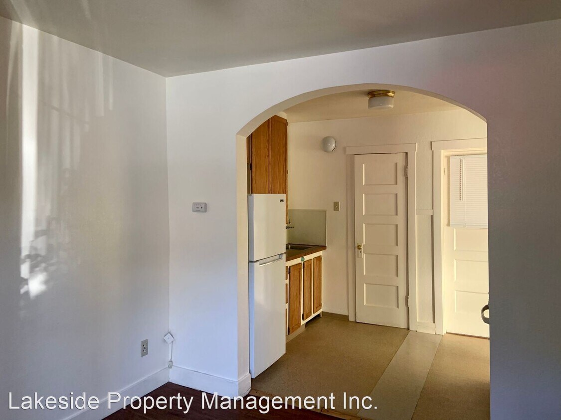 2 br, 1 bath House 1937 Oregon Ave, 4 House Rental in Klamath Falls, OR