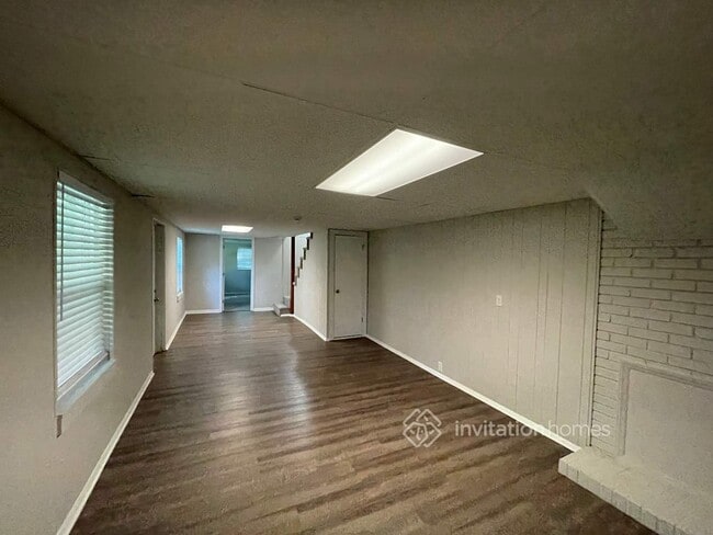 Building Photo - 1108 Dogwood Park