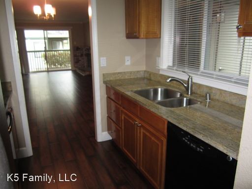 Building Photo - 1021 Chadwick Cir