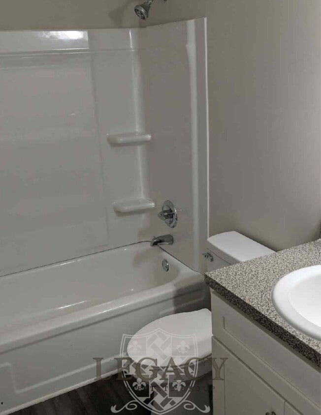 Building Photo - 1308 Searcy St