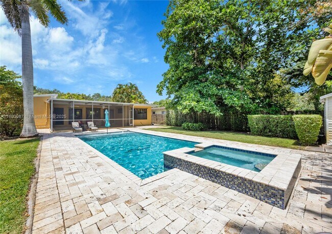 Foto del edificio - 6611 SW 63rd Ave
