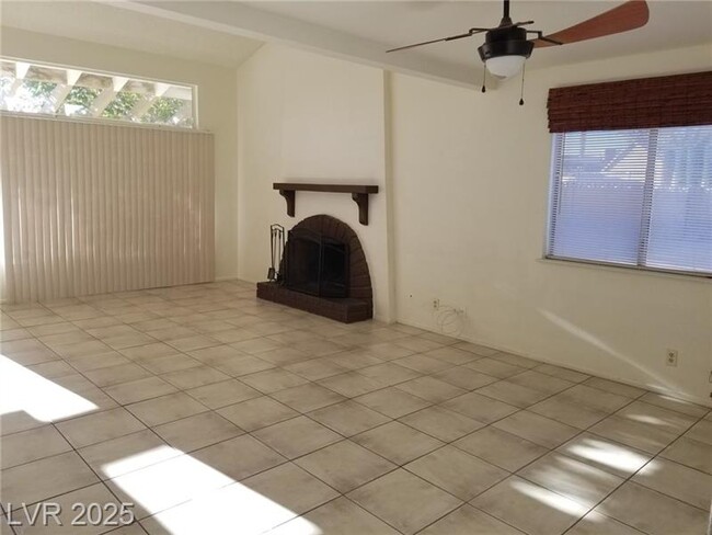Building Photo - 4205 Newhaven Dr