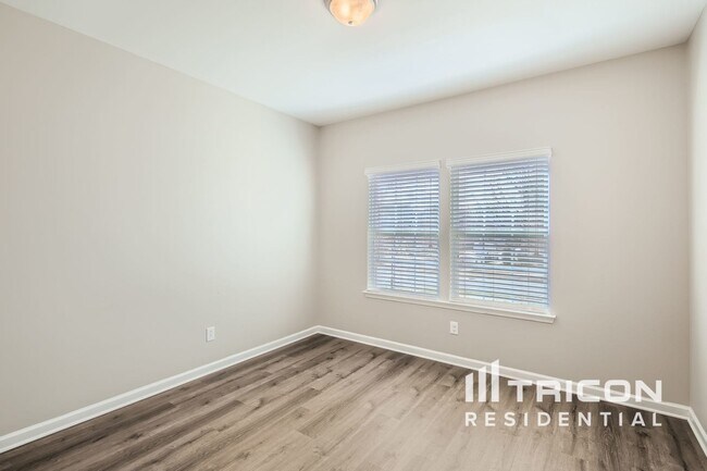 Foto del edificio - 12553 Druids Glen Dr