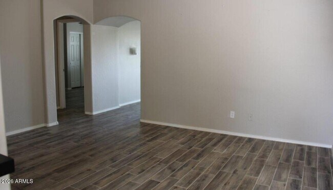 Foto del edificio - 22660 W Adams Dr
