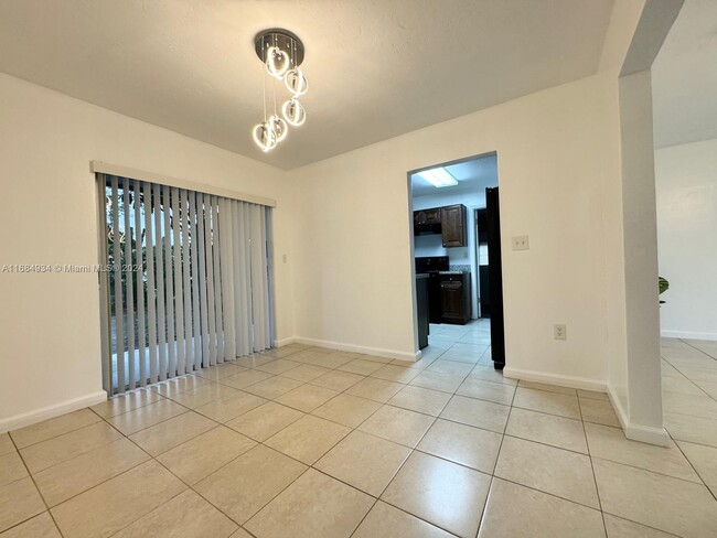 Foto del edificio - 3270 NW 197th St