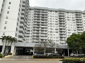 Building Photo - 137 Golden Isles Dr
