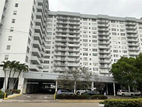 Building Photo - 137 Golden Isles Dr
