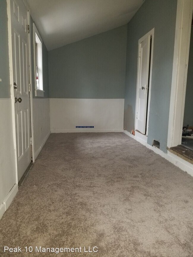 Building Photo - 2 br, 1 bath House - 249 N Millwood