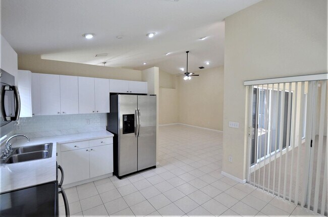 Building Photo - 13618 Breton Ln