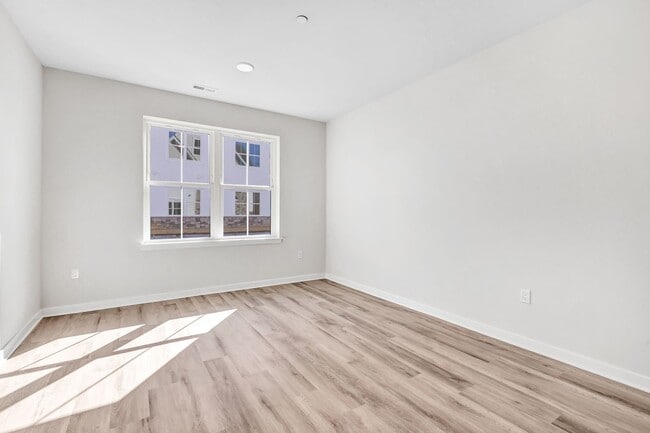 Interior Photo - Kinsley