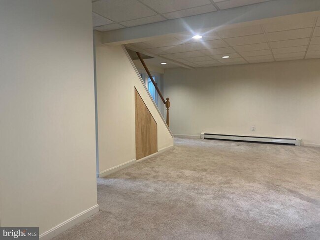 Foto del edificio - 6122 Rolling View Dr