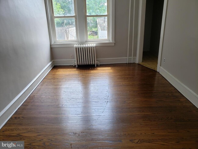 Foto del edificio - 512 W 30th St